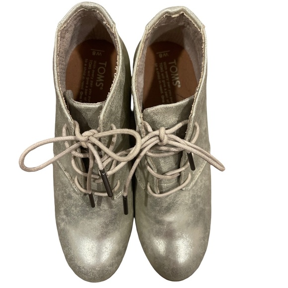 Toms Cream and Brown Ankle Boots with Lace-Up Design - Picture 5 of 5